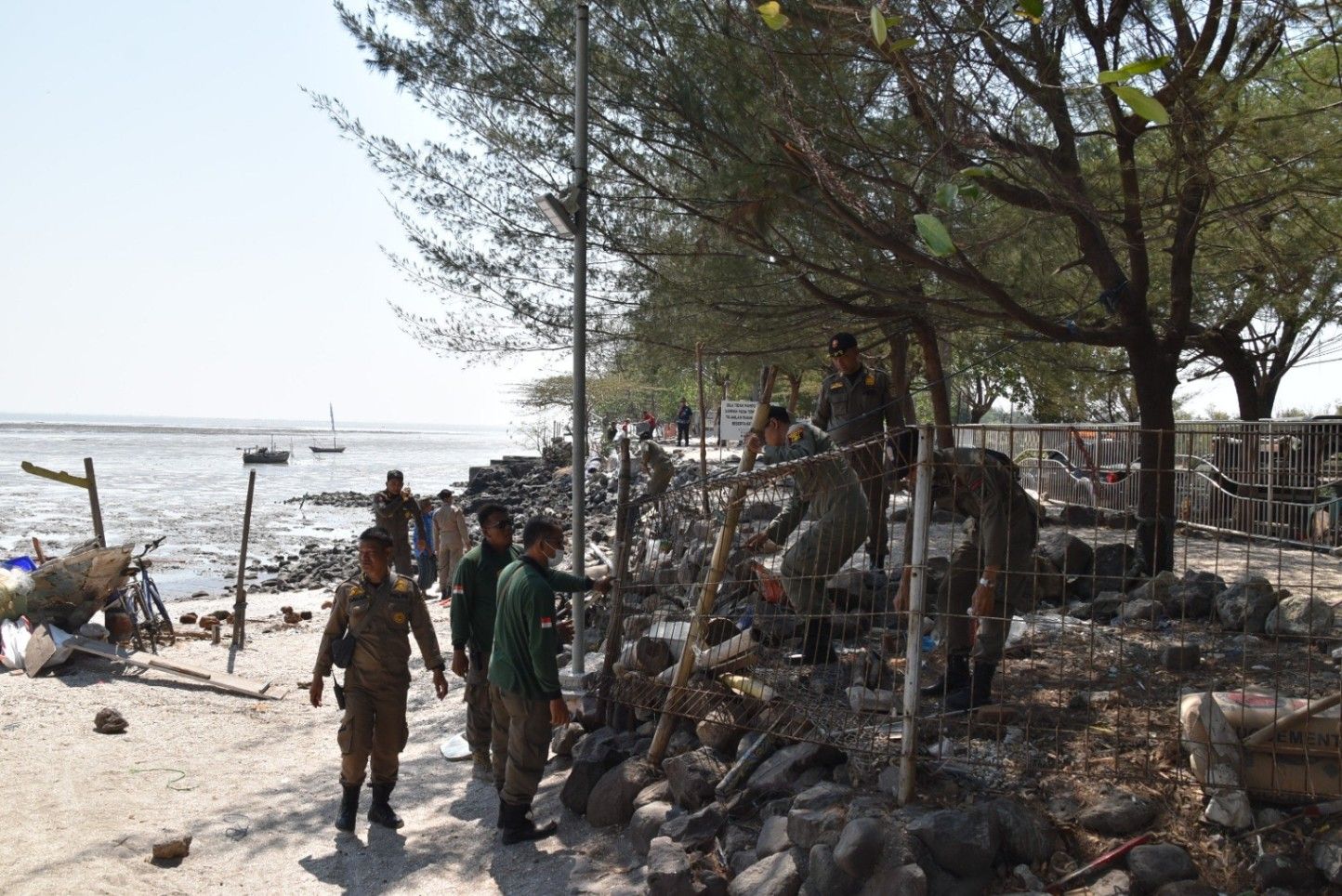 Bantah Isu Suap, Camat Bulak Kota Surabaya Pastikan Penataan Parkir di Pantai Kenjeran Transparan