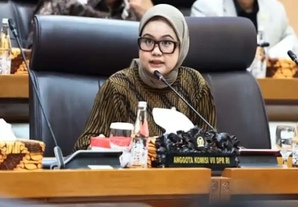DPR-RI-Fraksi-PDI-Perjuangan-asal-Gresik-Nila-Yani-Hardiyanti