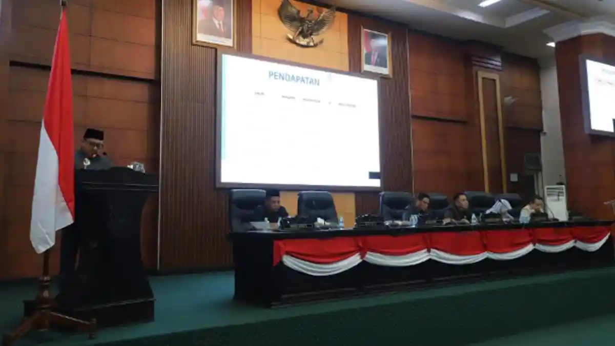 DPRD-Kabupaten-Jombang-Jawa-Timur-pada-Senin-862026-Pendapatan-lampaui-target