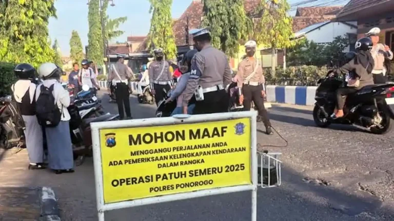 Operasi-Patuh-Semeru-2025-di-Kabupaten-Ponorogo-Jatim (1)