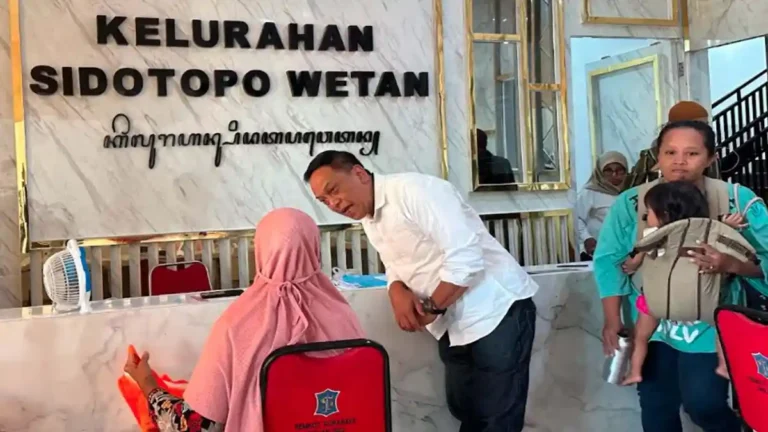 Sekretaris-Komisi-A-DPRD-Surabaya-Anas-Karno (2)