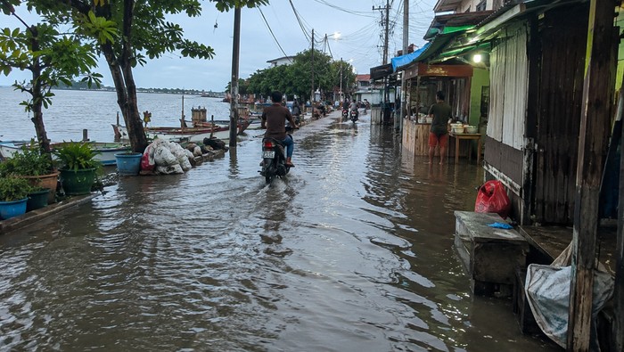 ilustrasi-banjir-rob-chat-gpt-1780584513620_169