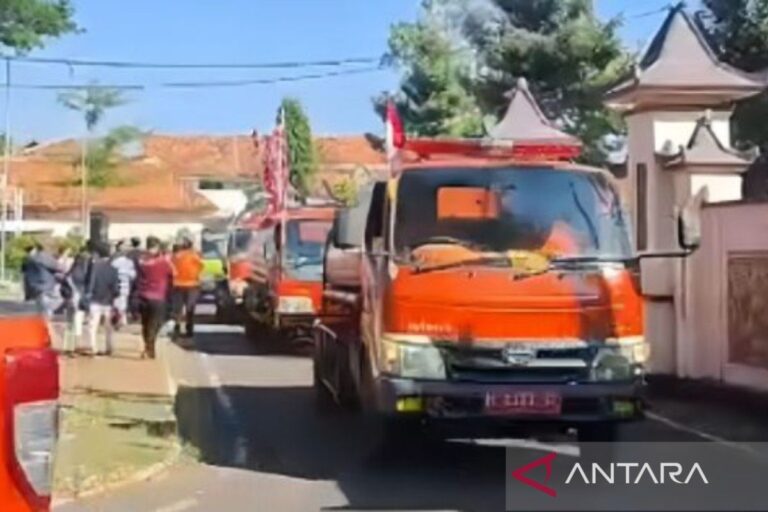 Bantuan-Kekeringan-Pamekasan