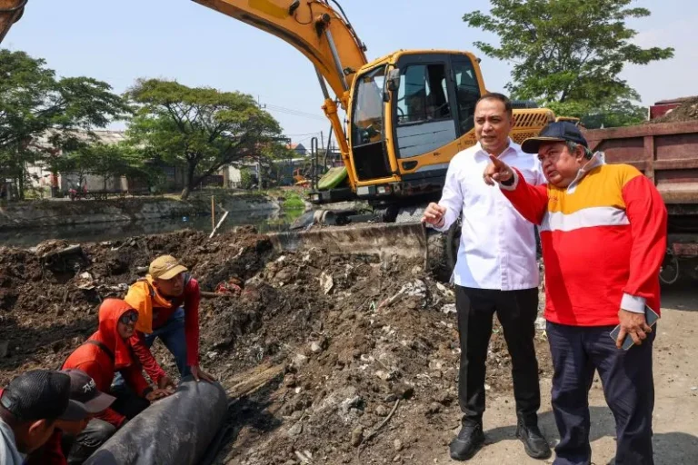 Dok.Sidak-Pengaspalan-Jalan-Kalitebu-1.jpg