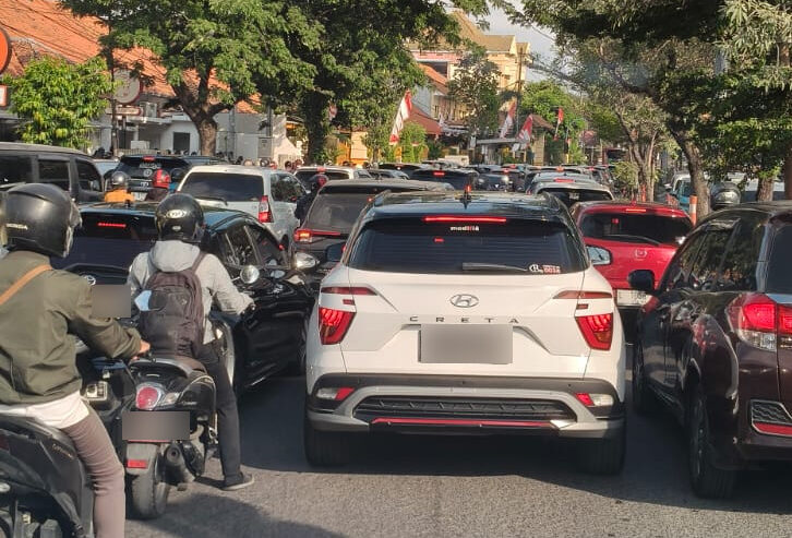 Macet-Moestopo-e1785738523318-726x493