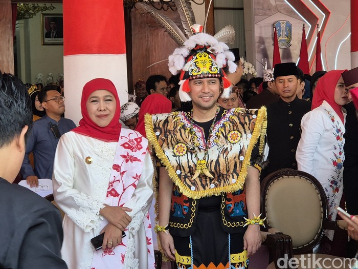 gubernur-khofifah-pimpin-upacara-hut-kemerdekaan-ri-di-gedung-negara-grahadi-surabaya-1786939563768