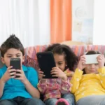 kontrol-penggunaan-smartphone-anak-orang-tua-bisa-gunakan-aplikasi-ini-lGXXr2EJjA-840x493.jpg