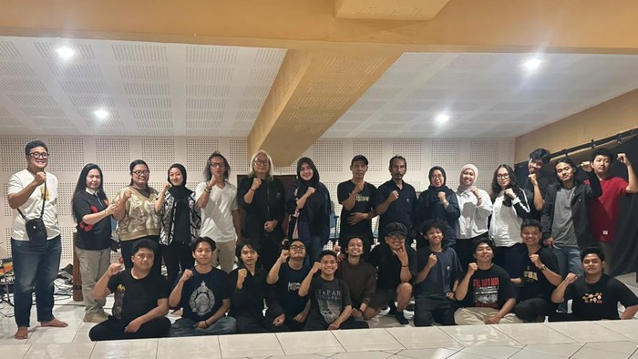 ratusan-penari-jatim-akan-tampil-di-istana-1786421555393_169