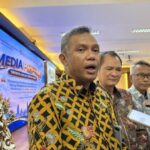 kakanwil-djp-jawa-timur-i-sekaligus-kepala-perwakilan-kementerian-keuangan-jatim-max-darmawan-1789617331034_169